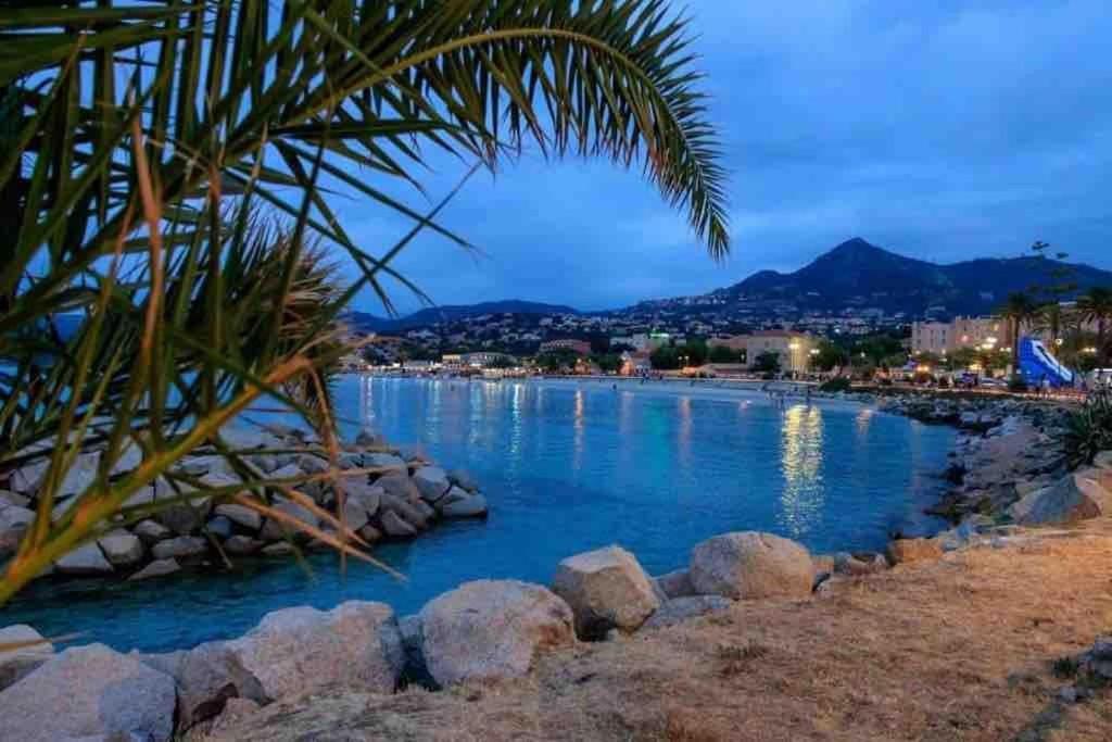 Joli Studio Tout Confort Proche Toutes Commodites Dans Residence Calme L'Ile-Rousse  Bagian luar foto