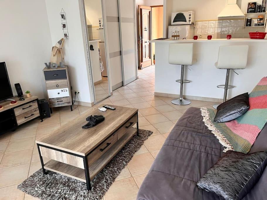 Joli Studio Tout Confort Proche Toutes Commodites Dans Residence Calme L'Ile-Rousse  Bagian luar foto
