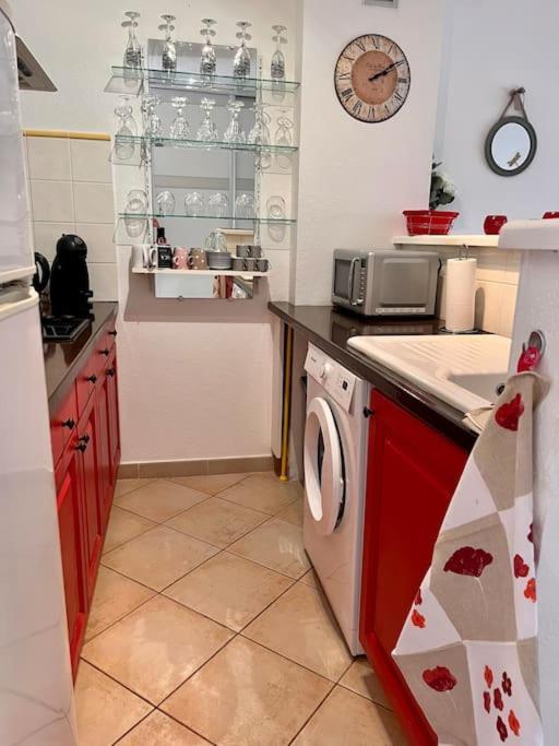 Joli Studio Tout Confort Proche Toutes Commodites Dans Residence Calme L'Ile-Rousse  Bagian luar foto