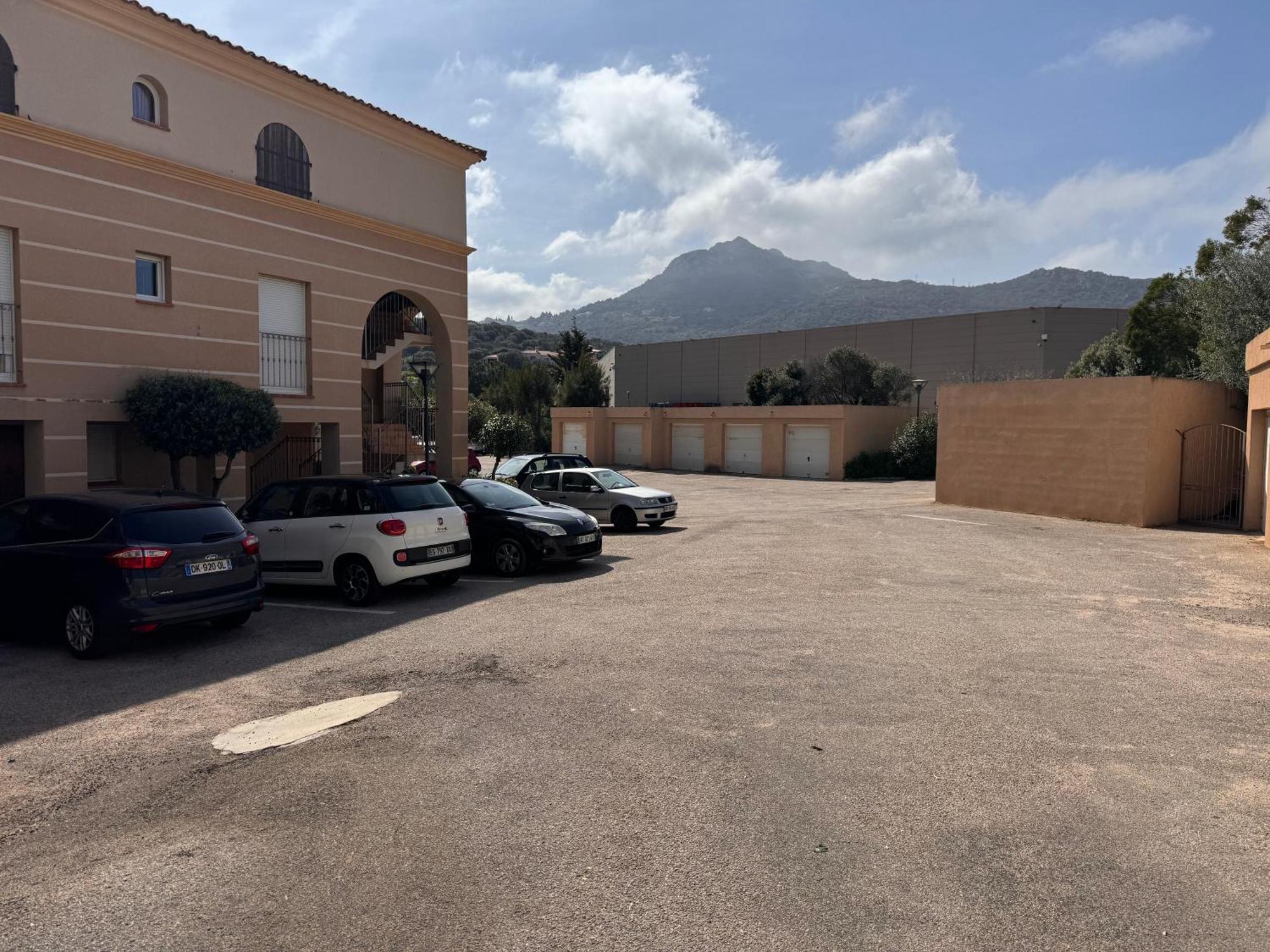 Joli Studio Tout Confort Proche Toutes Commodites Dans Residence Calme L'Ile-Rousse  Bagian luar foto