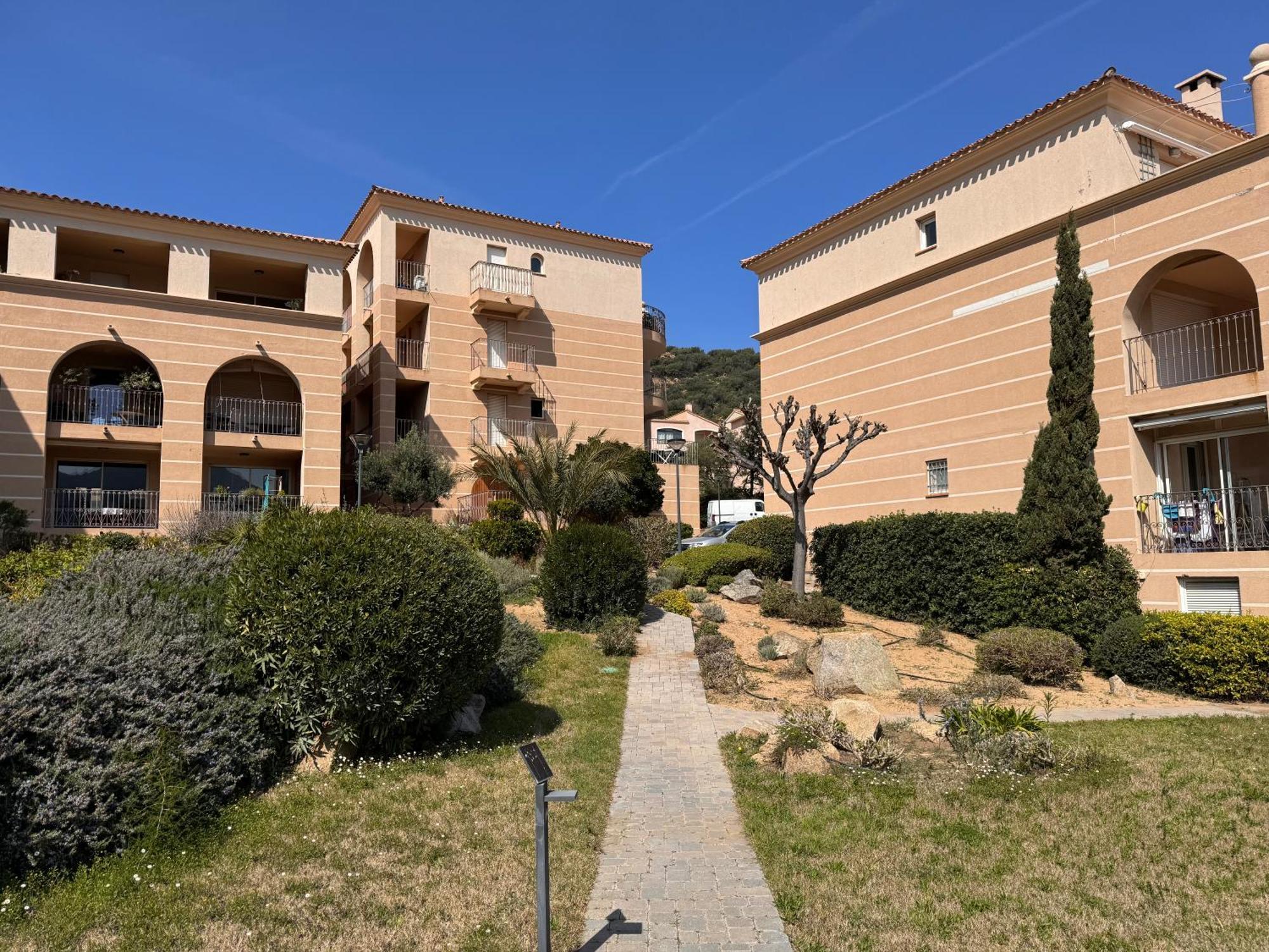 Joli Studio Tout Confort Proche Toutes Commodites Dans Residence Calme L'Ile-Rousse  Bagian luar foto